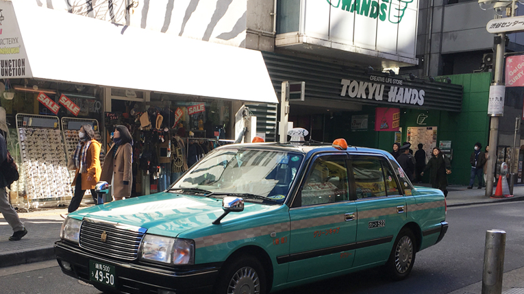 איך המושים הגיעו לידיים שלנו דרך ה"ידיים של טוקיו"