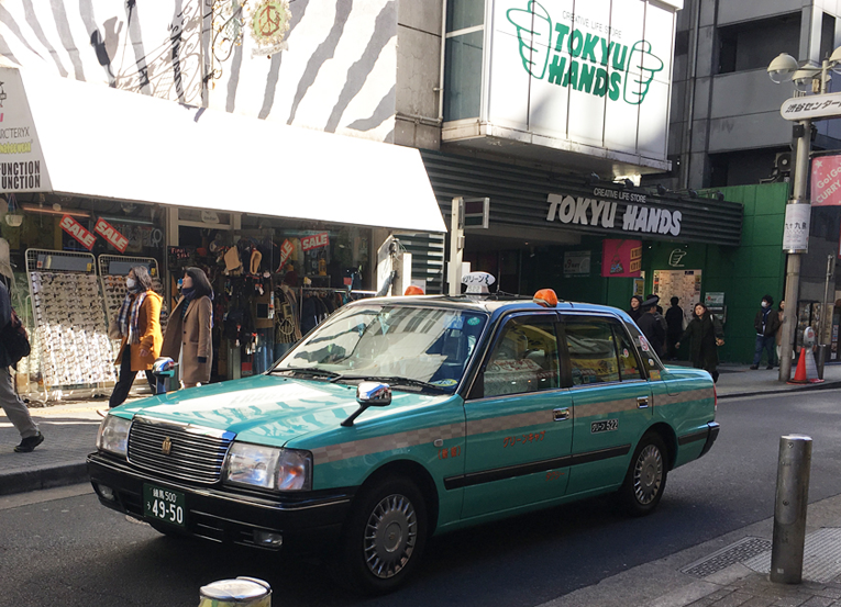 איך המושים הגיעו לידיים שלנו דרך ה"ידיים של טוקיו"